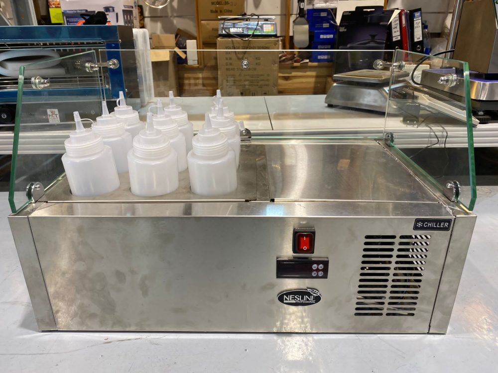 מקרר נירוסטה עבור 9 בקבוקים נירוסטה 670/395/215 מ"מ נסליין