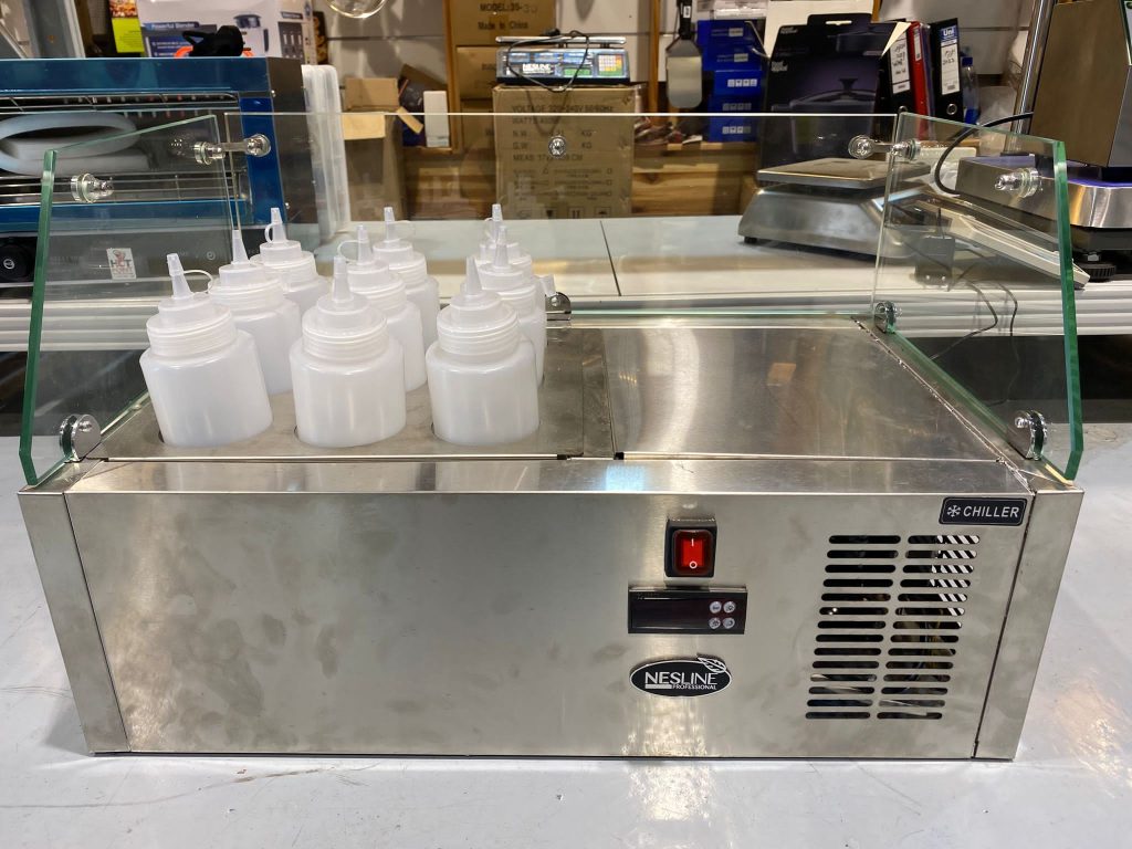 מקרר נירוסטה עבור 9 בקבוקים נירוסטה 670/395/215 מ"מ נסליין