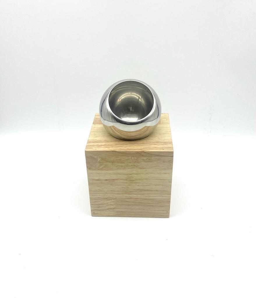 מעמד עץ עם כדור נירוסטה 13.5/13.5 ס”מ