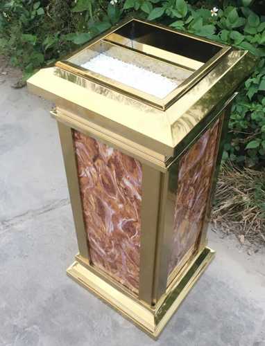 פח מאפרה דמוי שיש מסגרת זהב 30/30/60 ס"מ נסליין