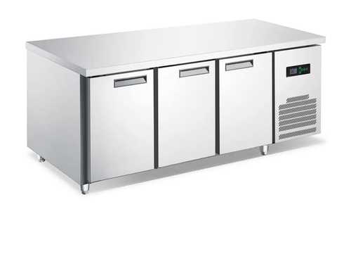 מקפיא דלפקי 3 דלתות 180 ס"מ נסליין