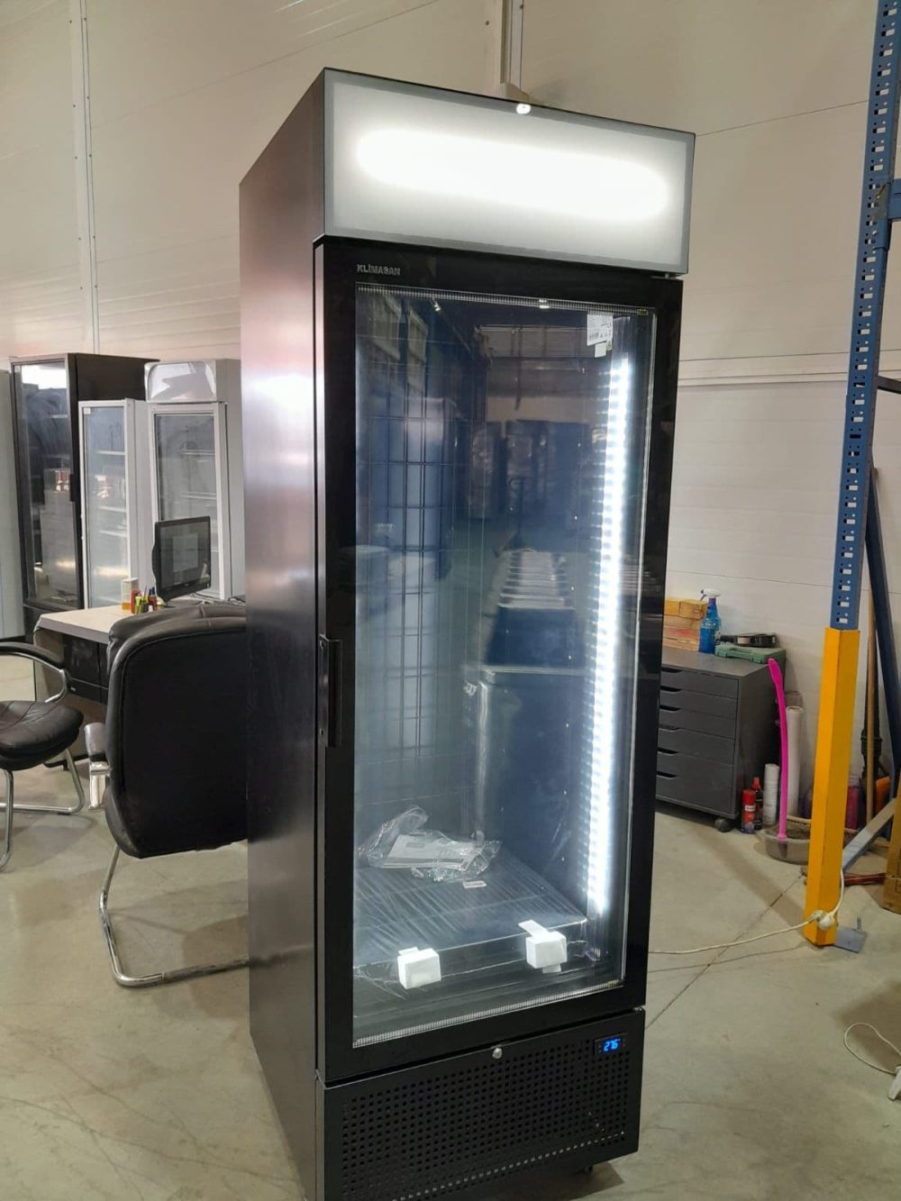 מקפיא שטוח דגם VF500 בצבע שחור מבית KLIMASAN עם טכנולוגיית NoFrost